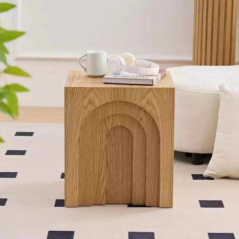 Table d'appoint moderne en bois design arqué de 45 cm de hauteur