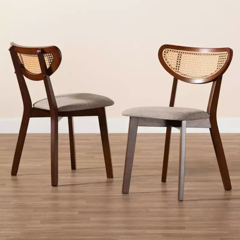 Chaises de salle à manger en tissu et bois gris/noyer marron/marron clair : mi-siècle, détails en rotin, coussin en mousse