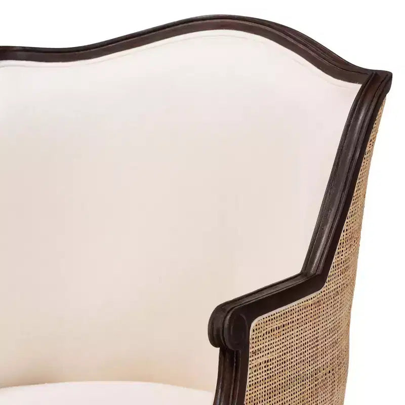 Chaise d'appoint bali & pari en tissu et bois beige/marron foncé : revêtement en polyester, cadre en rotin