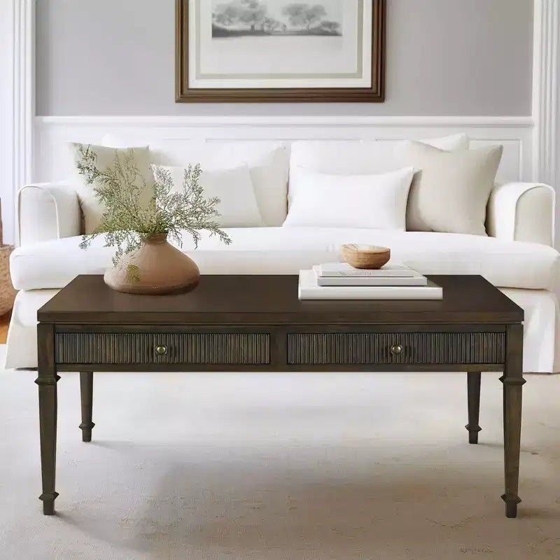 Table basse Kenna avec 2 tiroirs cannelés, marron : Placage en bois traditionnel, Rangement, Pieds fuselés, Quincaillerie en laiton